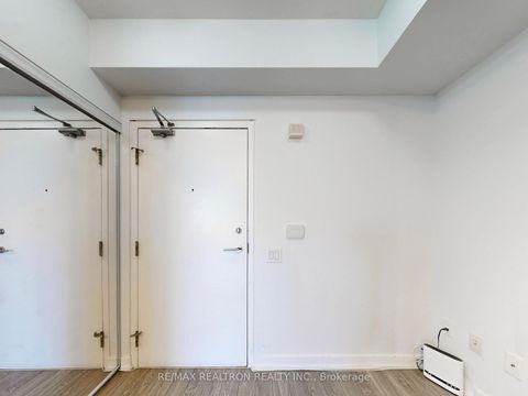 Photo 5 at Ph06 - 15 Singer Court, Bayview Village, Toronto