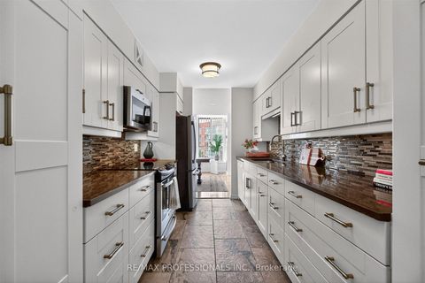 Photo 15 at 620 - 20 Southport Street, Swansea, Toronto