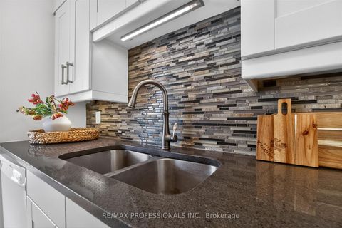 Photo 19 at 620 - 20 Southport Street, Swansea, Toronto