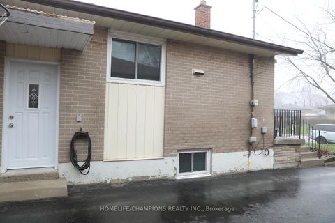 Photo 9 at 865 Vicki Drive, West Shore, Pickering