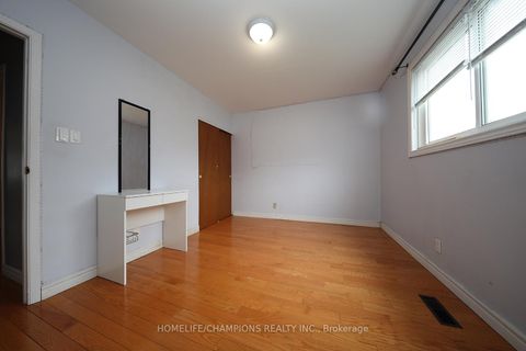 Photo 13 at 865 Vicki Drive, West Shore, Pickering