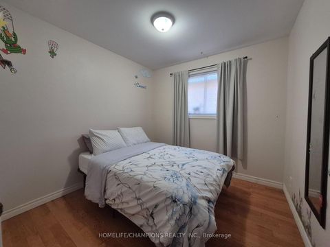 Photo 18 at 865 Vicki Drive, West Shore, Pickering