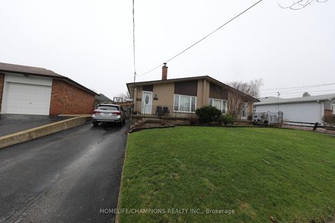 Photo 31 at 865 Vicki Drive, West Shore, Pickering