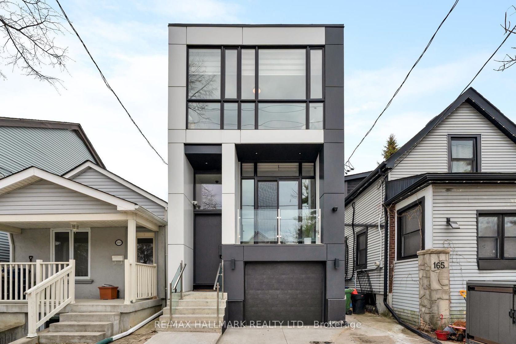 167 Sammon Avenue, East York, Toronto photo number 2