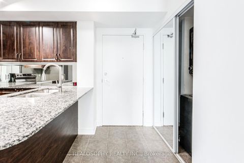 Photo 2 at 421 - 60 Fairfax Crescent, Birchmount, Toronto