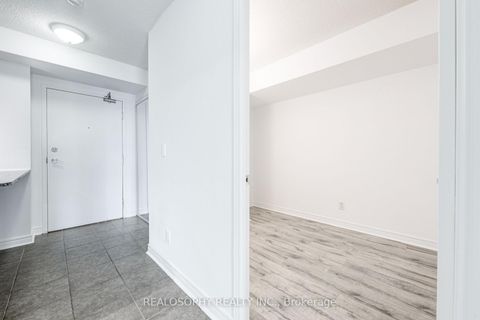 Photo 8 at 421 - 60 Fairfax Crescent, Birchmount, Toronto
