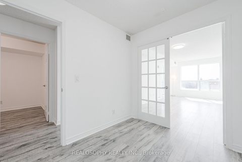 Photo 10 at 421 - 60 Fairfax Crescent, Birchmount, Toronto