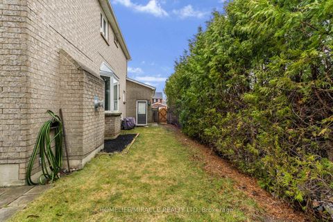 Photo 11 at 33 Auburn Lane, Courtice, Clarington