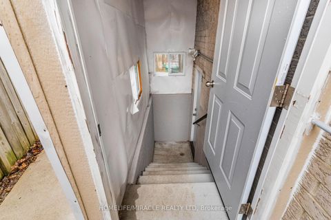 Photo 21 at 33 Auburn Lane, Courtice, Clarington