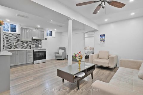 Photo 24 at 33 Auburn Lane, Courtice, Clarington