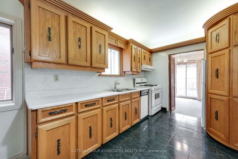 Photo 8 at 519 Rushton Road, Cedarvale, Toronto