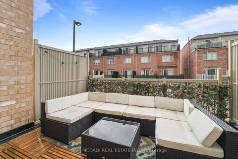 Photo 16 at 61 Edward Horton Crescent, City Centre West, Toronto