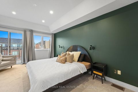 Photo 25 at 61 Edward Horton Crescent, City Centre West, Toronto