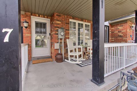 Photo 3 at 7 Glasgow Crescent, Keswick South, Georgina