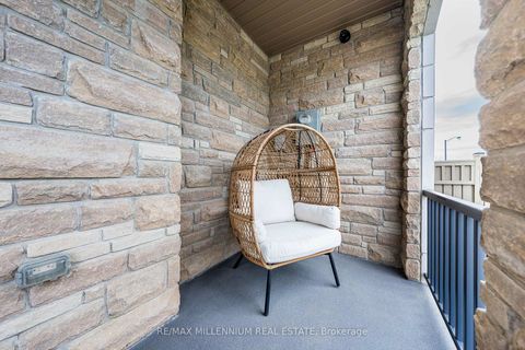 Photo 3 at 288 Barons Street, Kleinburg, Vaughan