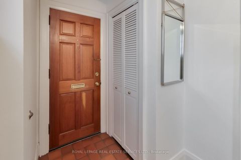 Photo 3 at 738 Huron Street, Casa Loma, Toronto