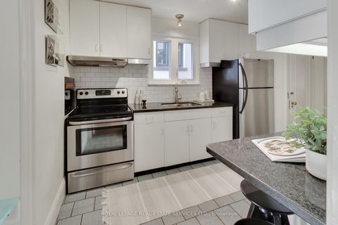 Photo 15 at 738 Huron Street, Casa Loma, Toronto