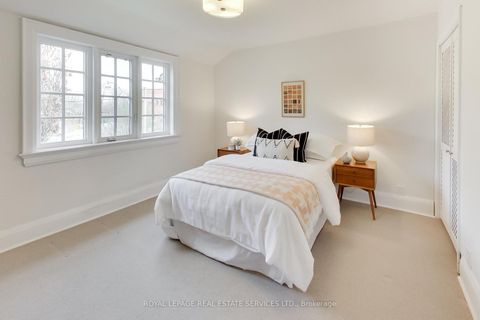 Photo 24 at 738 Huron Street, Casa Loma, Toronto