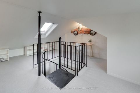 Photo 29 at 738 Huron Street, Casa Loma, Toronto