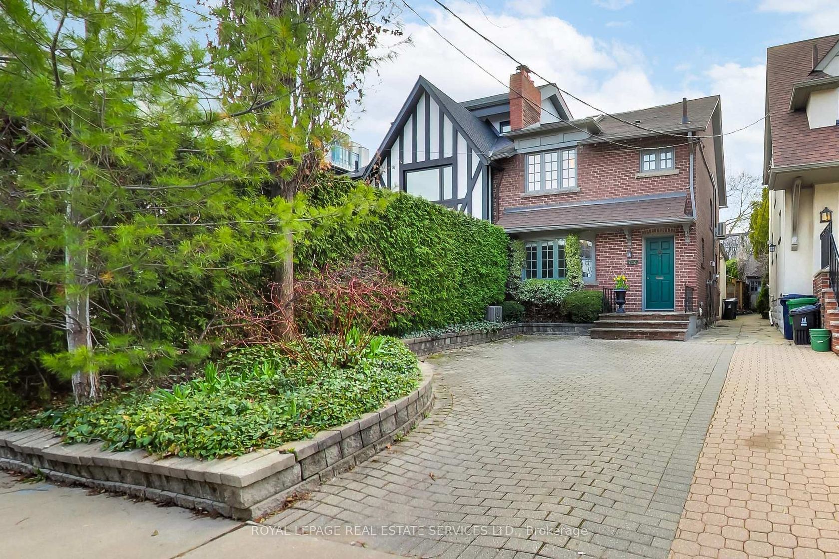 738 Huron Street, Casa Loma, Toronto photo number 2