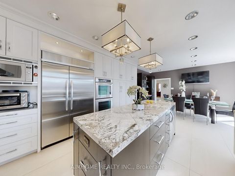 Photo 21 at 145 Renaissance Court, Beverley Glen, Vaughan