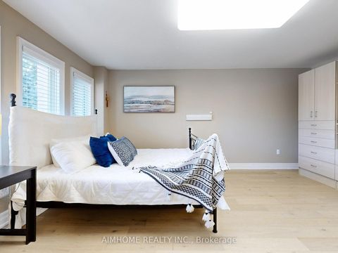 Photo 39 at 145 Renaissance Court, Beverley Glen, Vaughan