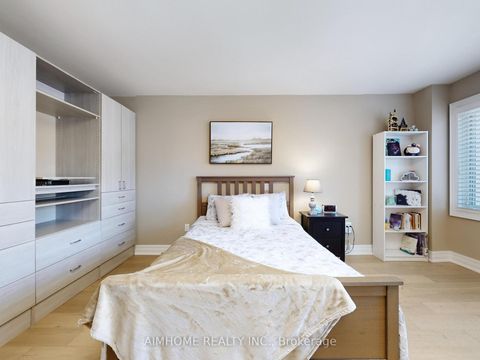 Photo 41 at 145 Renaissance Court, Beverley Glen, Vaughan