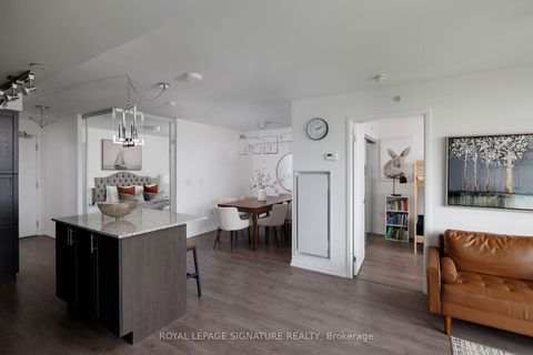 Photo 10 at 726 - 3091 Dufferin Street, Glen Park, Toronto