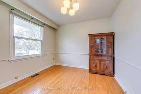 Photo 14 at 2 Hartsdale Drive, Richview, Toronto