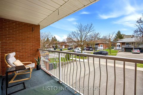 Photo 10 at 43 Robbinstone Drive, Malvern, Toronto