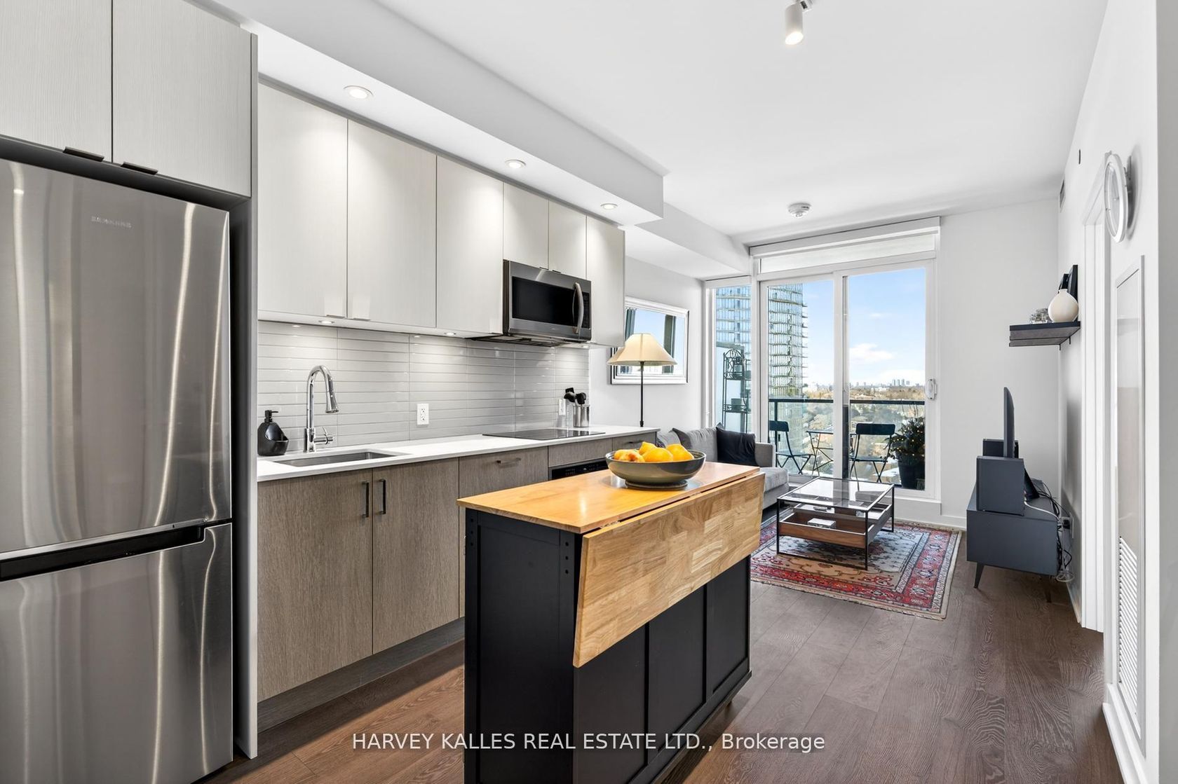 2201 - 1926 Lake Shore Boulevard W, South Parkdale, Toronto by Loree Meneguzzi Real Estate 2201 - 1926 Lake Shore Boulevard W, South Parkdale, Toronto