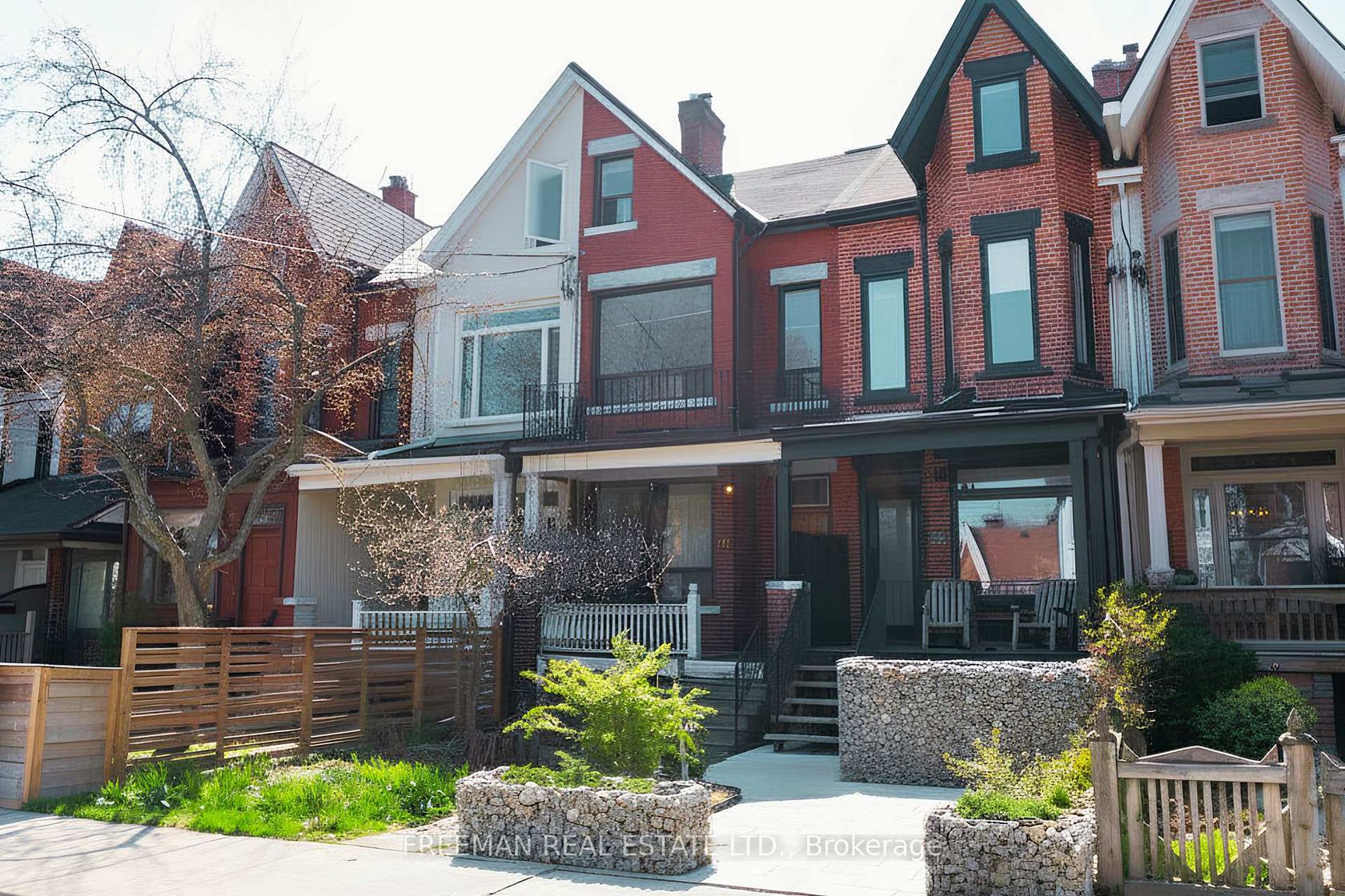 116 Brunswick Avenue, University, Toronto photo number 2