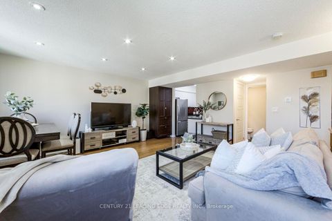 Photo 9 at 608 - 75 Weldrick Road E, Observatory, Richmond Hill