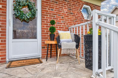 Photo 3 at 51 BARRHEAD Crescent, Kipling, Toronto