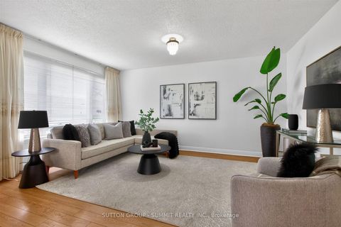 Photo 4 at 51 BARRHEAD Crescent, Kipling, Toronto