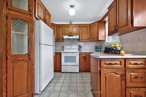 Photo 16 at 51 BARRHEAD Crescent, Kipling, Toronto
