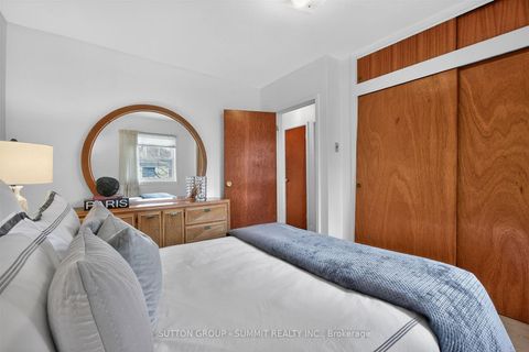 Photo 19 at 51 BARRHEAD Crescent, Kipling, Toronto