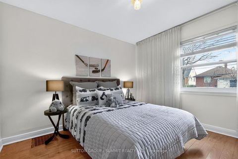Photo 20 at 51 BARRHEAD Crescent, Kipling, Toronto