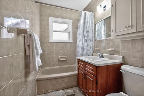 Photo 24 at 51 BARRHEAD Crescent, Kipling, Toronto