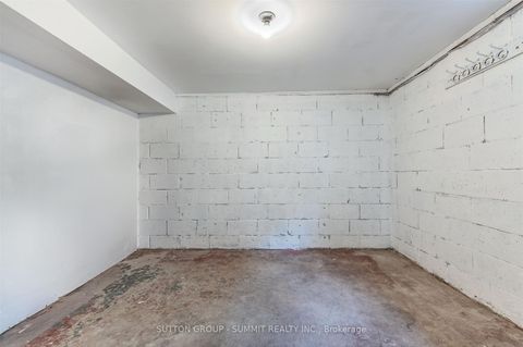 Photo 39 at 51 BARRHEAD Crescent, Kipling, Toronto