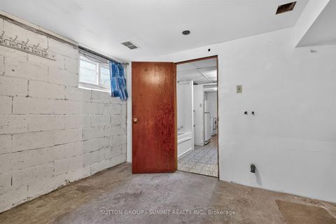 Photo 41 at 51 BARRHEAD Crescent, Kipling, Toronto