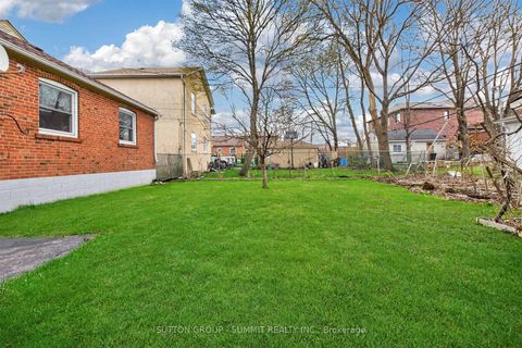 Photo 43 at 51 BARRHEAD Crescent, Kipling, Toronto