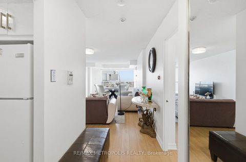 Photo 6 at 1501 - 11 Townsgate Drive, Yorkhill, Vaughan