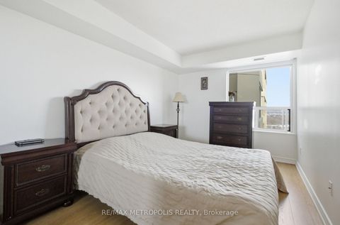 Photo 16 at 1501 - 11 Townsgate Drive, Yorkhill, Vaughan