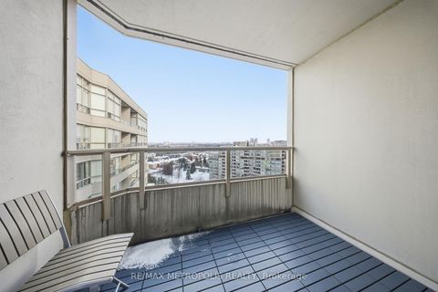 Photo 24 at 1501 - 11 Townsgate Drive, Yorkhill, Vaughan