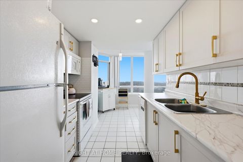 Photo 10 at 824 - 11753 Sheppard Avenue E, Rouge E11, Toronto