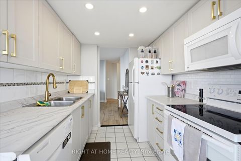 Photo 11 at 824 - 11753 Sheppard Avenue E, Rouge E11, Toronto