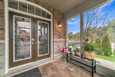 Photo 2 at 7 Gamble Glen Crescent, Westbrook, Richmond Hill