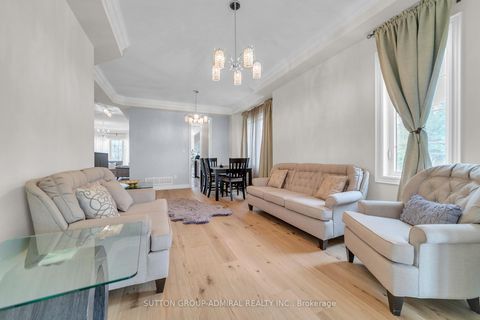 Photo 3 at 7 Gamble Glen Crescent, Westbrook, Richmond Hill