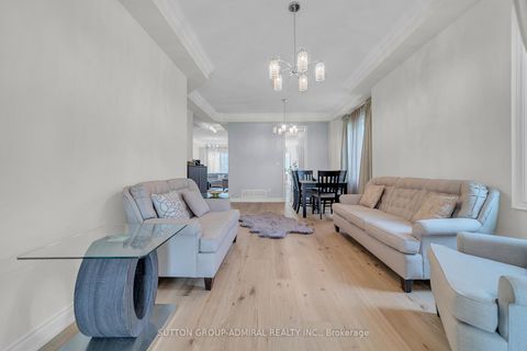 Photo 4 at 7 Gamble Glen Crescent, Westbrook, Richmond Hill